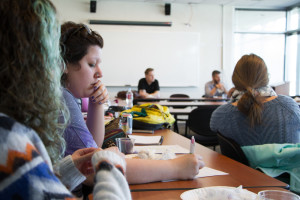 Matt Bell meets with Creative Writing students to reflect and discuss the process of his writing. Photo by Ash Haywood 
