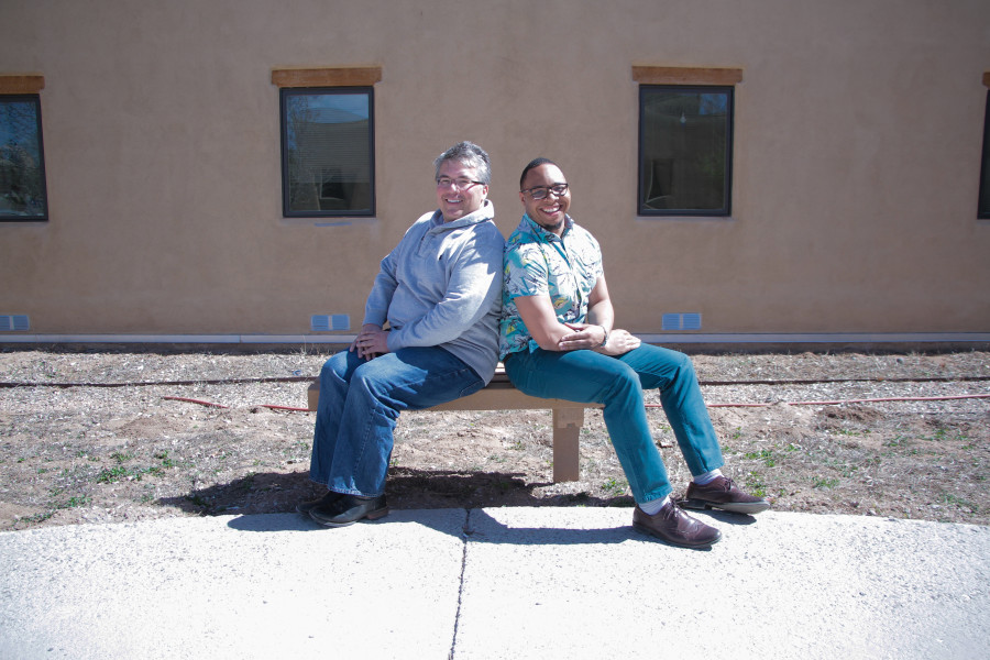 DeVillier and Sanders chillin’ in front of Mouton Hall. Photo By Cydnie Smith-McCarthy.