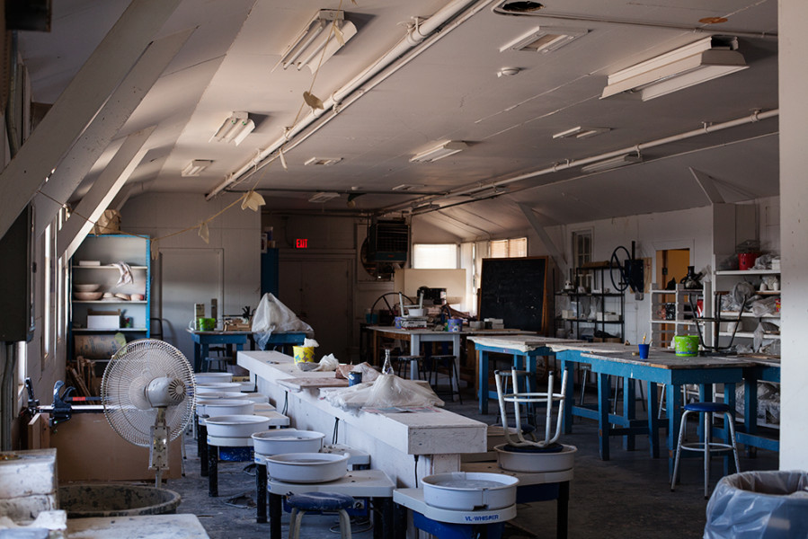 A ceramics lab is available for Studio Arts majors. Photo by René Bjorheim