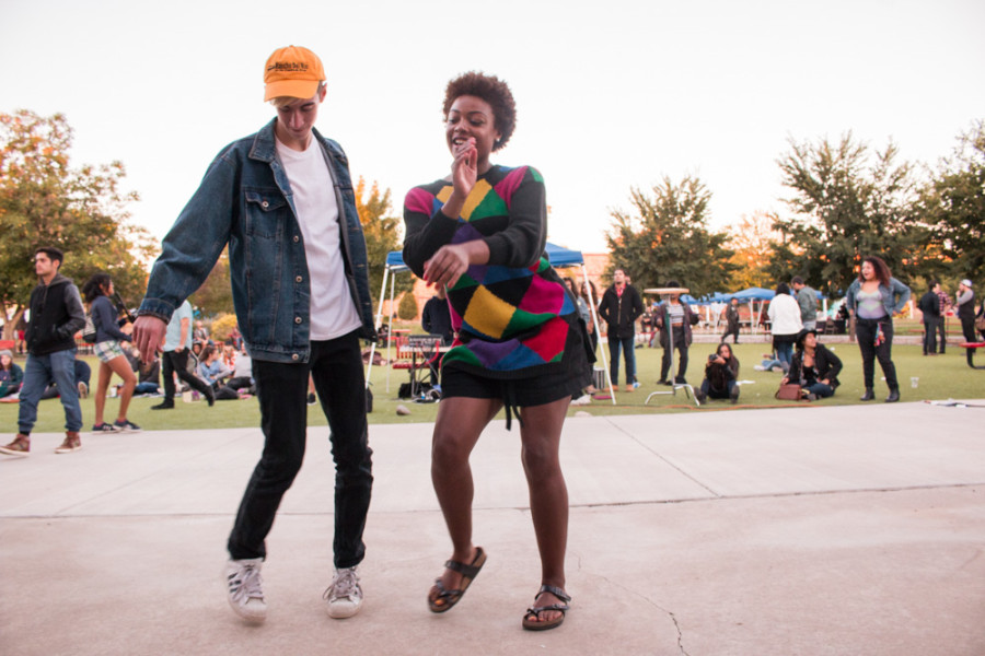 Ty Duke and Rachel Dupard dancing to the music of City Different Festival. Photo by Yoana Medrano. 